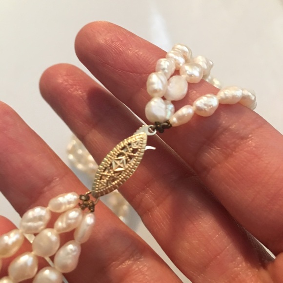 14K solid gold 3-strand freshwater pear necklace - Picture 7 of 8